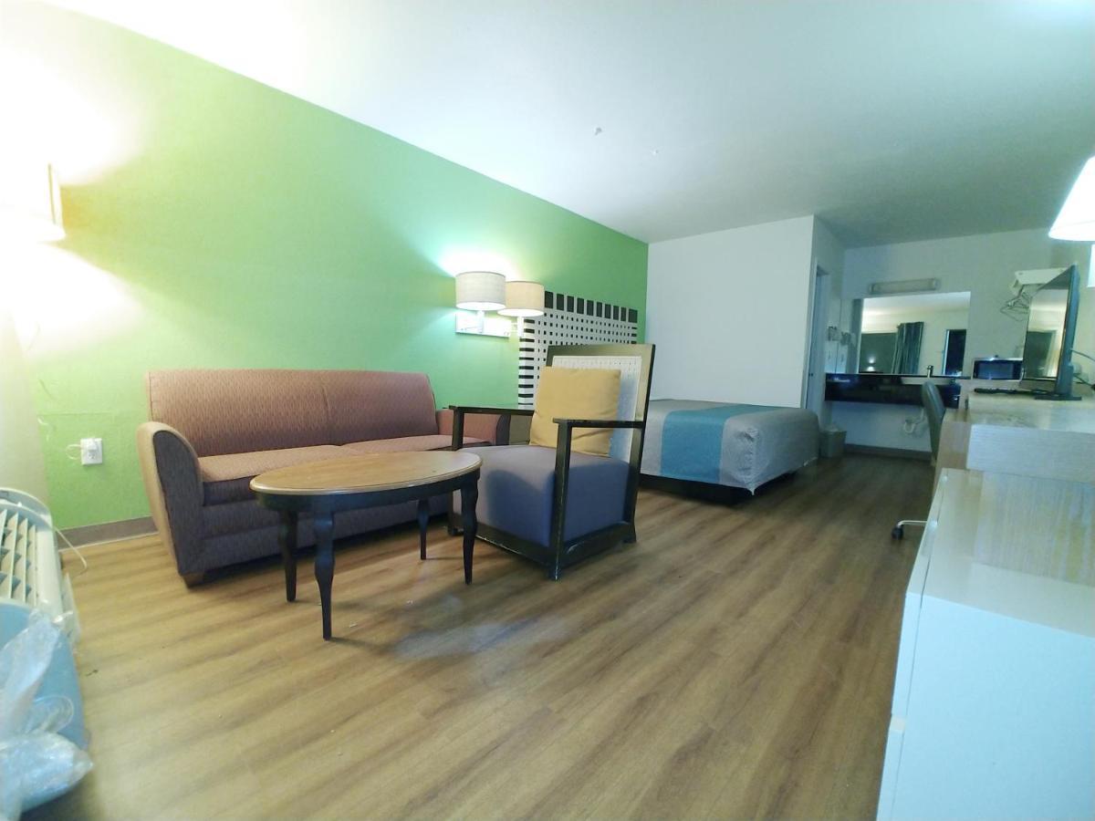 Country Yard Inn And Suites Sikeston Eksteriør billede