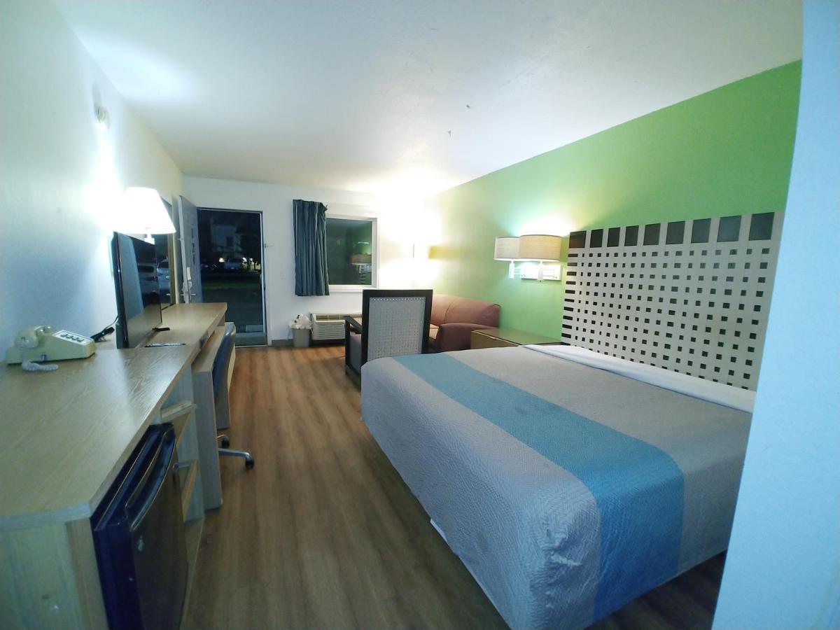 Country Yard Inn And Suites Sikeston Eksteriør billede