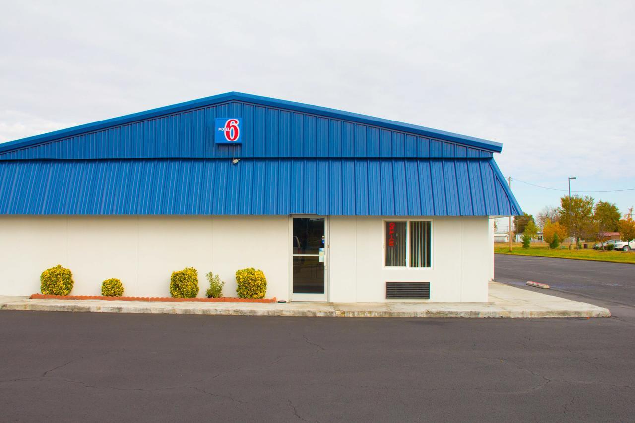 Country Yard Inn And Suites Sikeston Eksteriør billede
