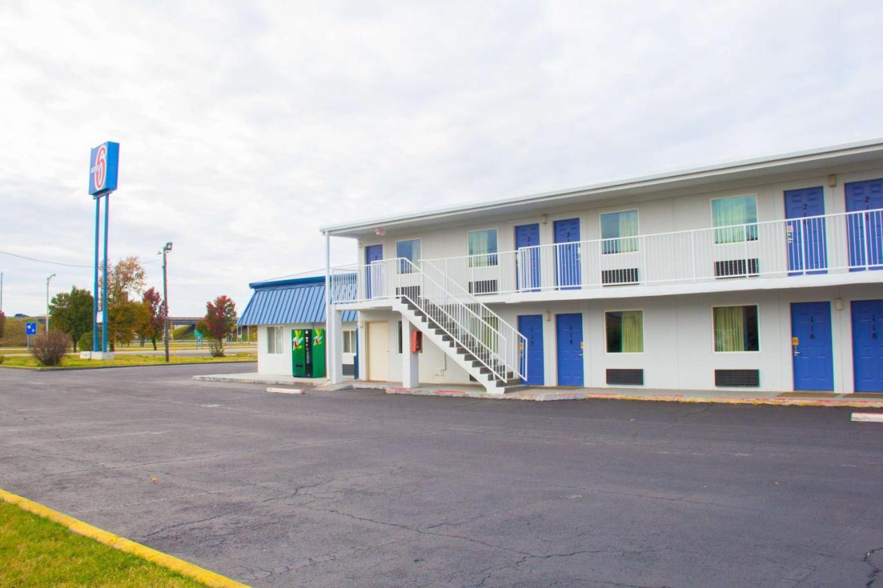 Country Yard Inn And Suites Sikeston Eksteriør billede