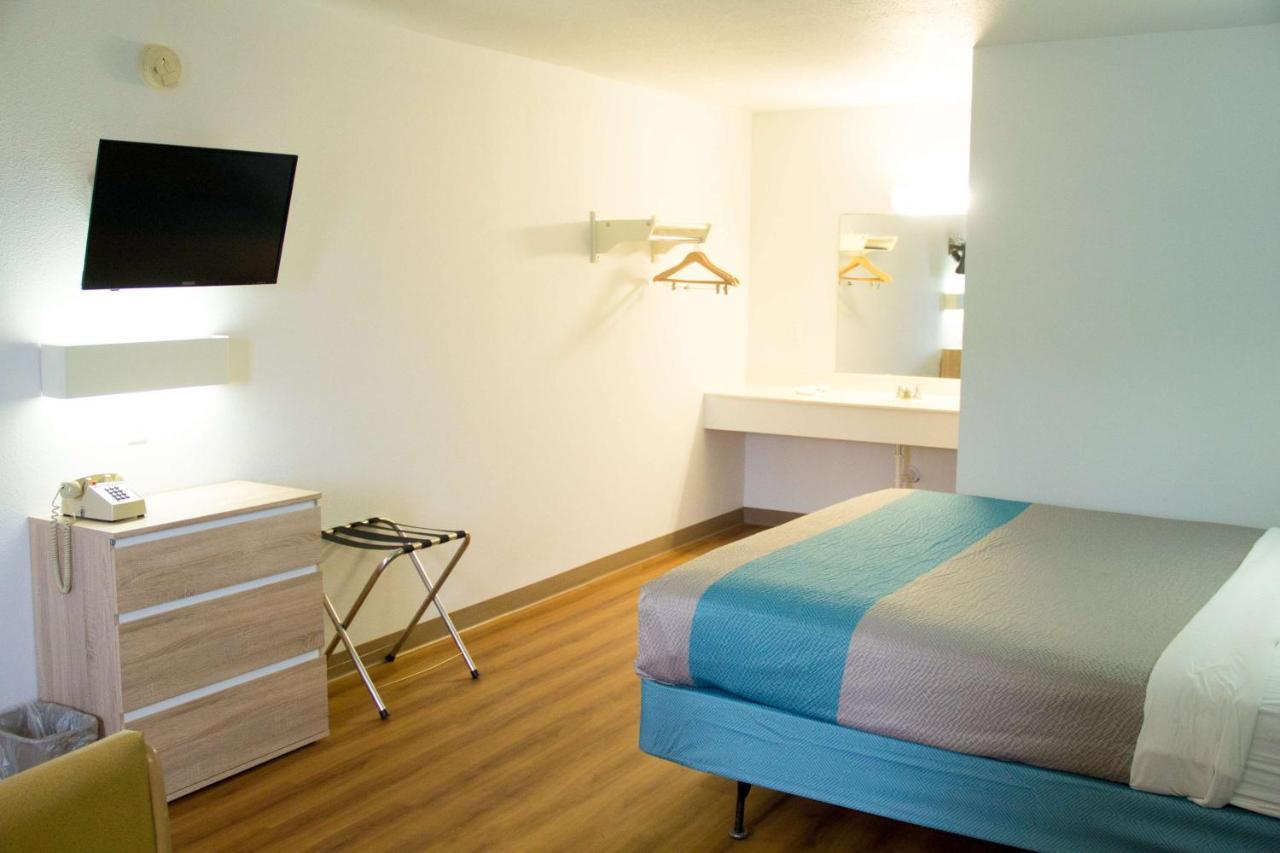 Country Yard Inn And Suites Sikeston Eksteriør billede