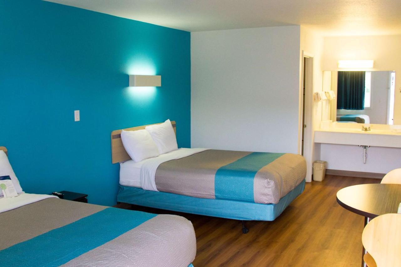 Country Yard Inn And Suites Sikeston Eksteriør billede